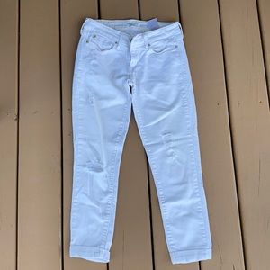 Levi’s Denizen Boyfriend jeans.